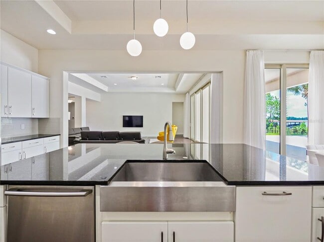 Building Photo - 15704 Marina Bay Dr