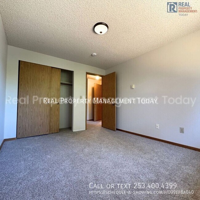 Building Photo - 9920 132nd St Ct E