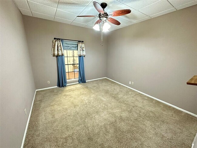 Building Photo - 801 6th St N