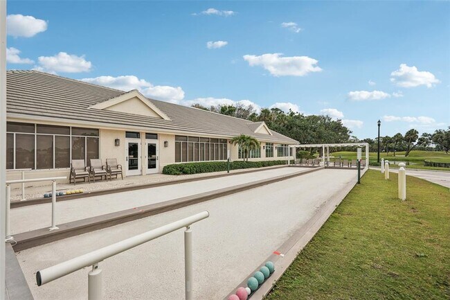 Building Photo - 539 Fallbrook Dr