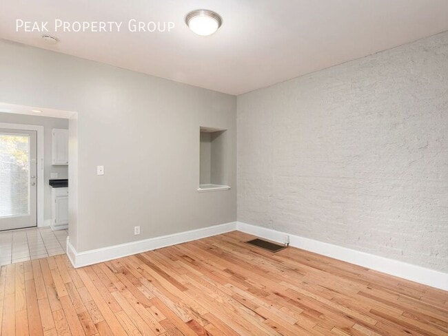 Building Photo - 1208 Indianola Ave