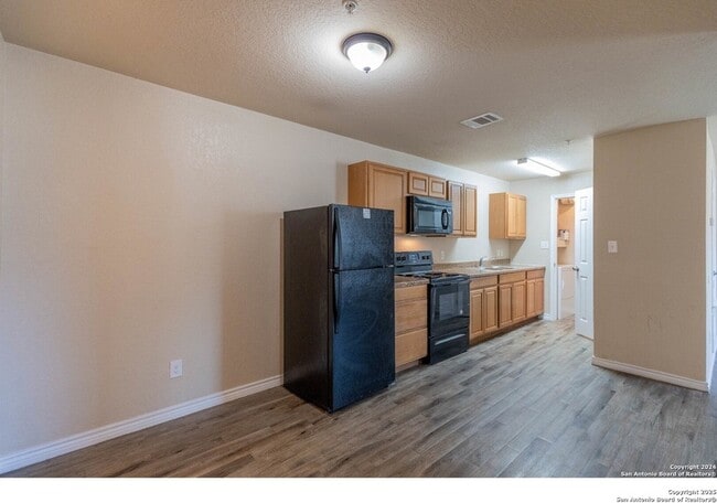Building Photo - 8111 Landing Ave