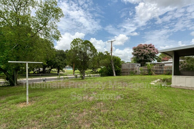 Building Photo - 847 Boulder Dr