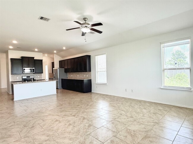 Building Photo - 23603 Legano Dr