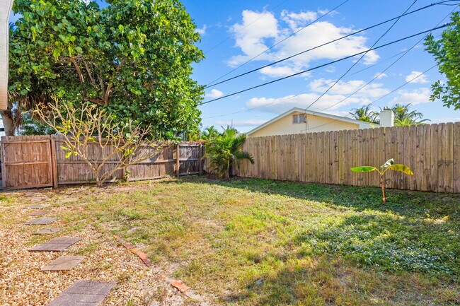 Building Photo - 327 Lee Ave