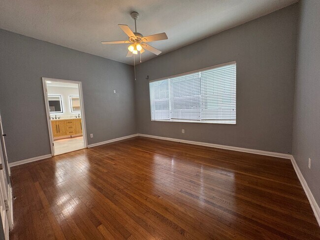 Building Photo - Davis Island Charming Home