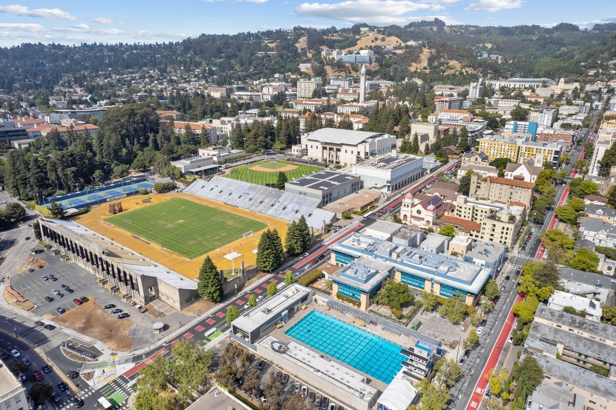 Building Photo - 1816 Carleton St