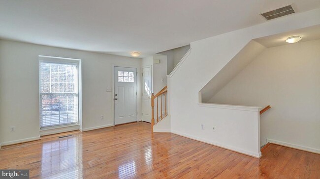 Building Photo - 6109 Jenlar Dr