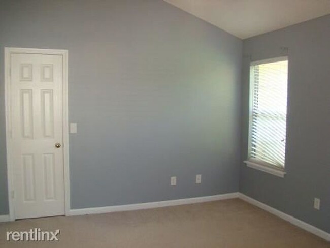 Building Photo - Lovely 3 Bedroom Home in Irmo!