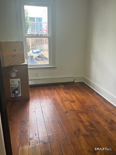 Building Photo - 118 Pequonnock St