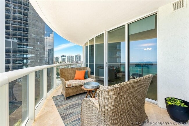 Building Photo - 17201 Collins Ave