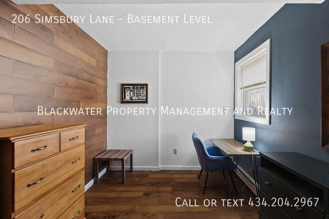 Building Photo - 206 Simsbury Ln