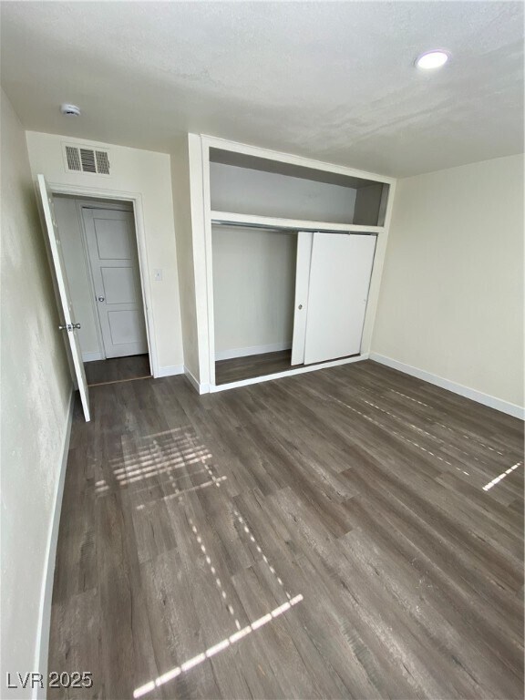 Building Photo - 1711 Santa Paula Dr