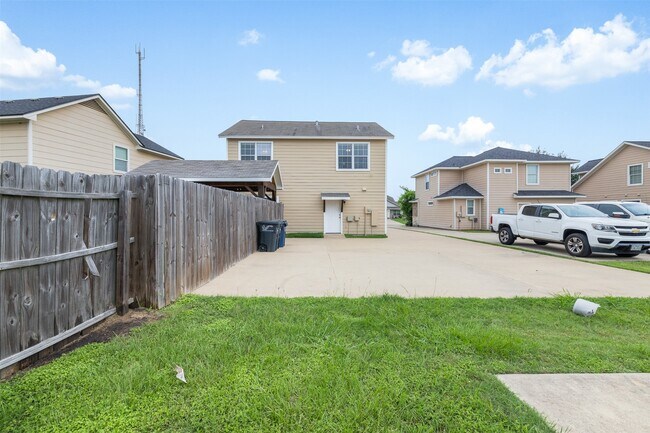 Building Photo - 2610 Mandi Ct