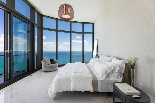Building Photo - 15701 Collins Ave