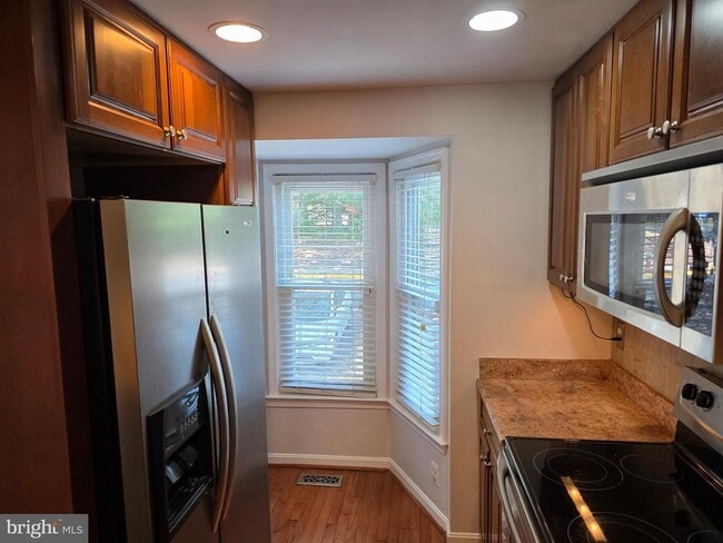 Building Photo - 5831 Norham Dr