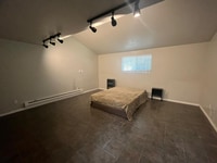 Building Photo - 546 E Delno Dr