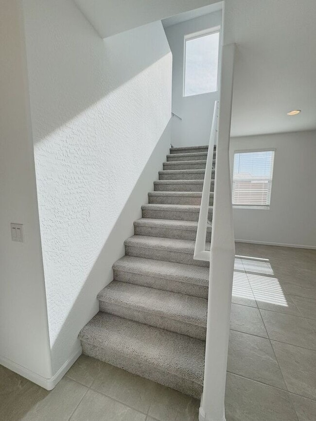 Building Photo - MOVE IN SPECIALS!! New 5-Bedroom Home in P...