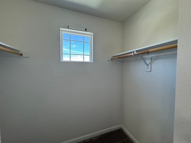 Building Photo - Newer 3 bedroom 2 1/2 bath home in South R...