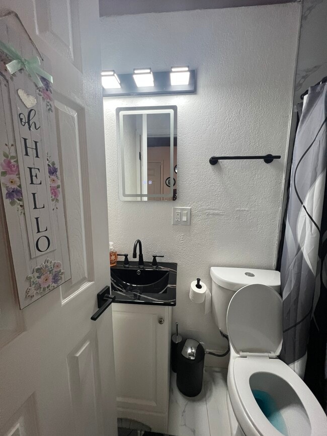 Building Photo - 590 Ave H SE