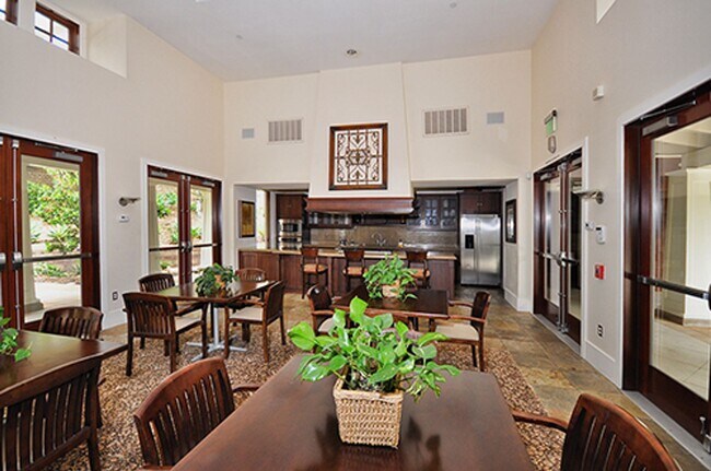 Building Photo - Simply Gorgeous 4+ BR Home with many Amenities!!!