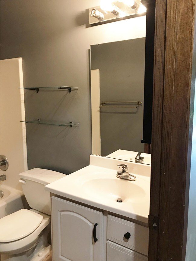 Building Photo - 17399 Barberry Cir