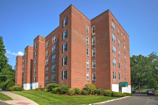 Building Photo - 7 4th St