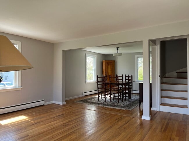 Building Photo - Three Bedroom Cape for Rent in Great Portland Neighborhood!