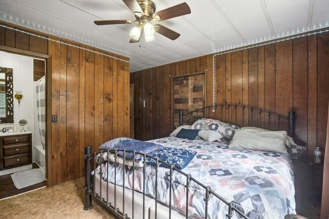 Building Photo - 465 Pecan