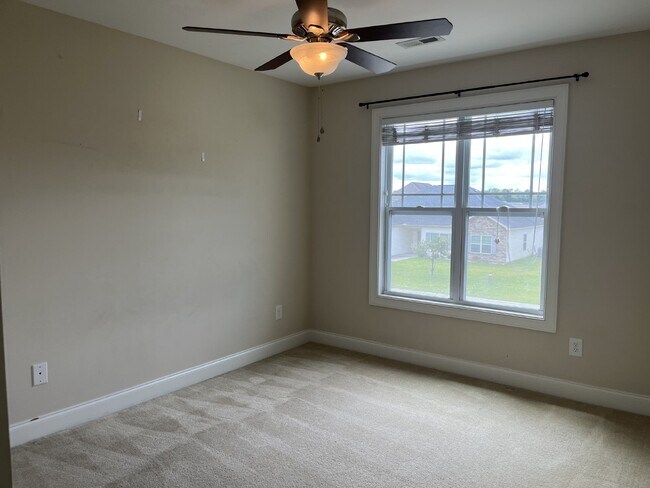 Building Photo - 834 Solomon Dr