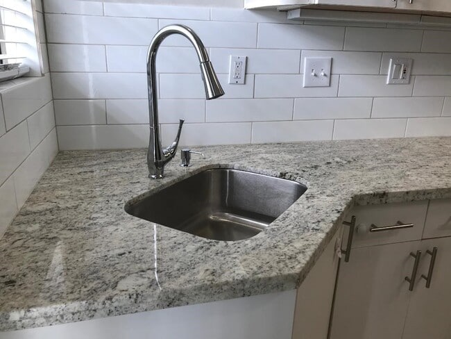 Building Photo - 315 Branard St