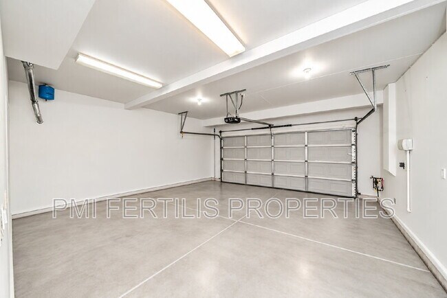 Building Photo - 12494 Breeze Ln