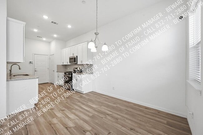 Building Photo - 4355 Hebron St