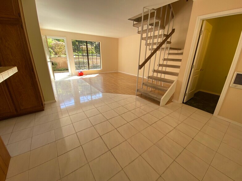 Living Room 1 - 9546 Easter Way