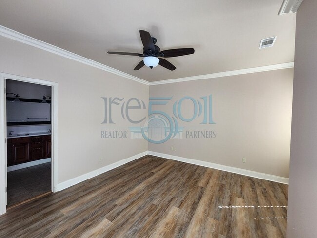 Building Photo - A Beautiful 3BR 2BA Home in WLR