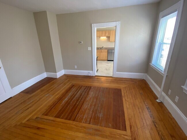Building Photo - 253 Whitwell St