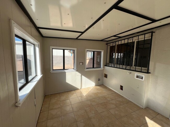 Building Photo - 4 Bedroom Home Available Near Comanche Rd ...