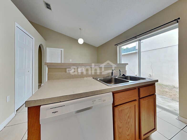 Building Photo - 13826 Gentle Woods Ave