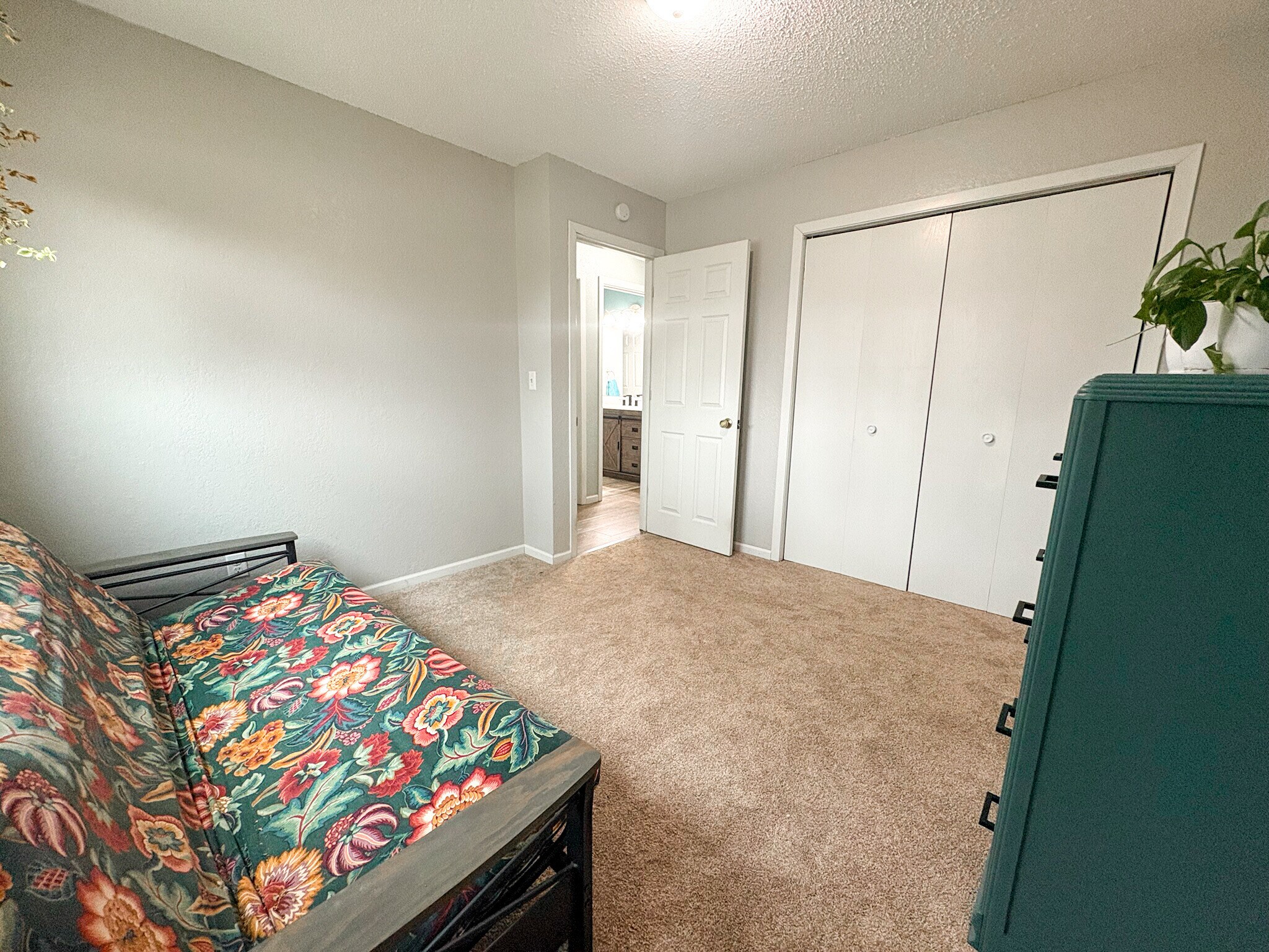 Building Photo - 2418 Marquette Dr