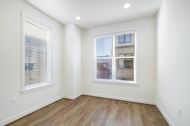 Building Photo - 16560 Crabbs Branch Way