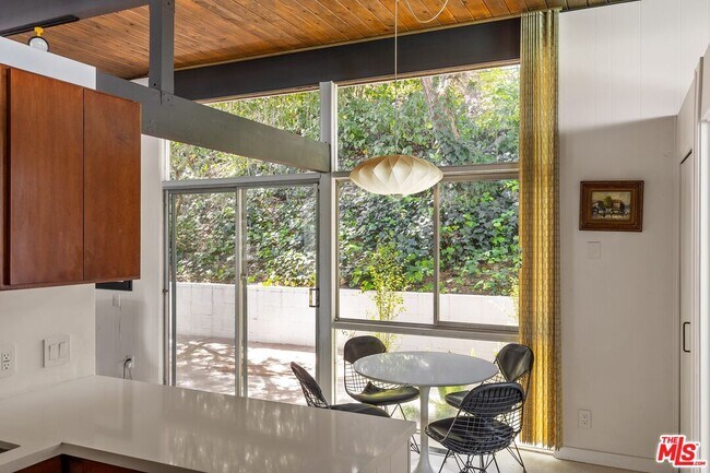 Building Photo - 4965 Calvin Ave