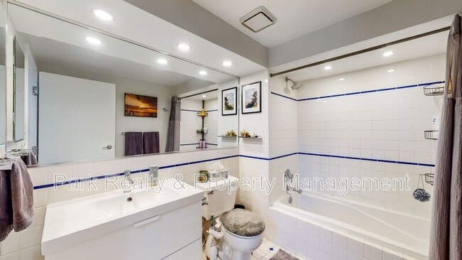 Building Photo - 3377 Blake St