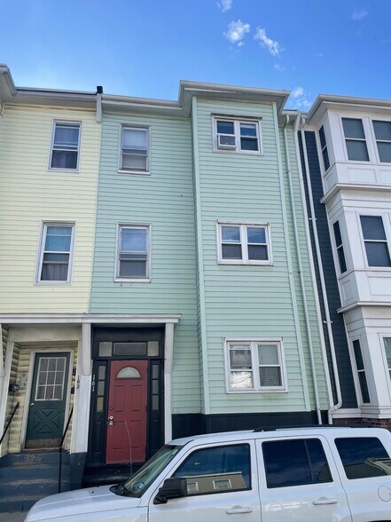 Building Photo - 161 Bennington St