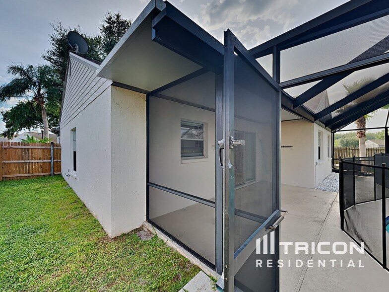 Building Photo - 5311 Starhill Pl