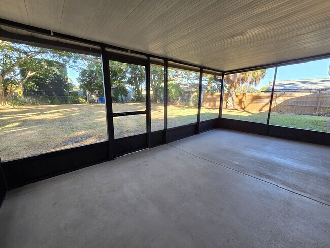 Building Photo - Move-In Ready 3-Bedroom Home Near UTC & Sa...