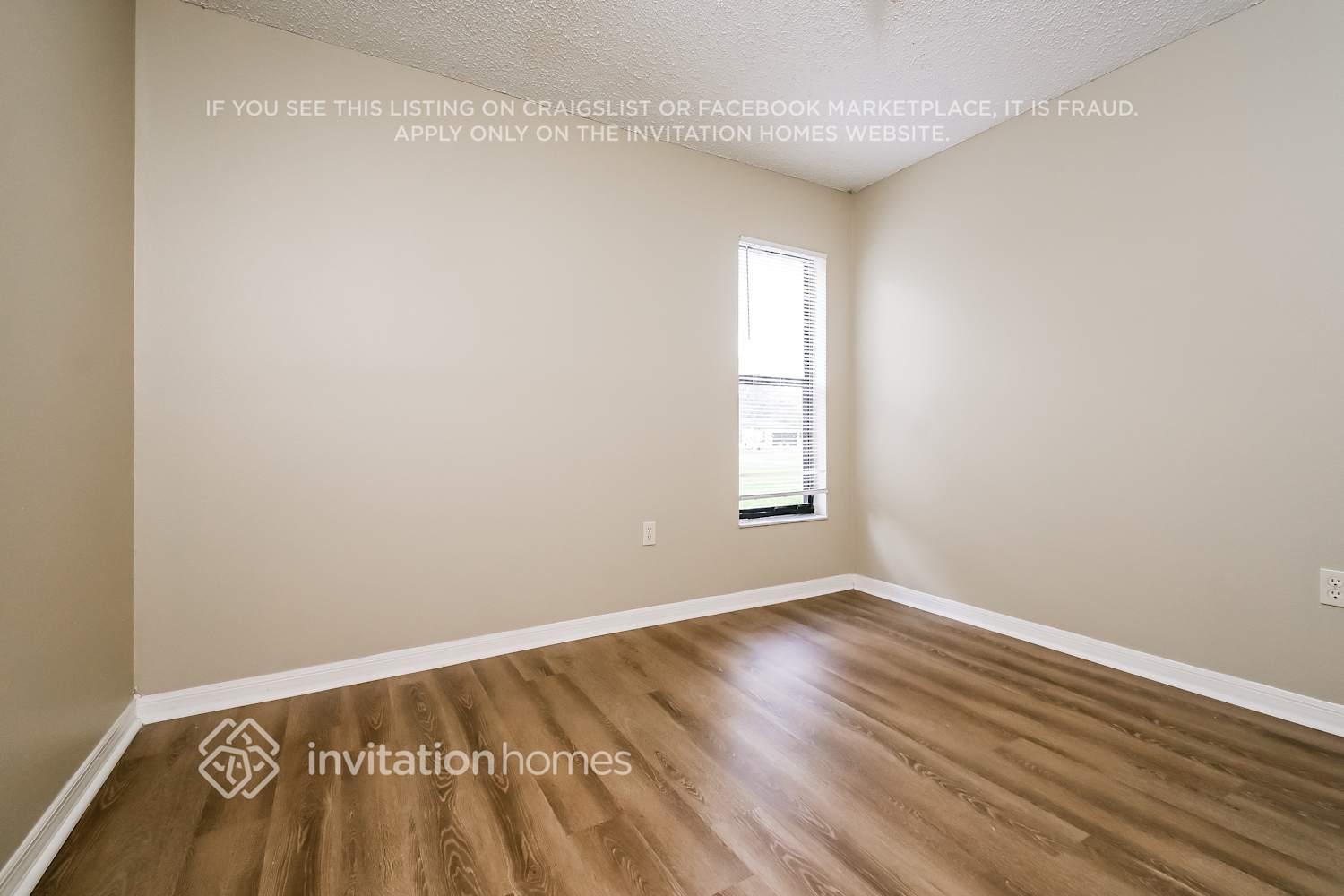 Building Photo - 2544 Parkland Dr