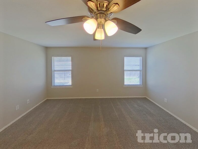 Building Photo - 534 Blue Sage