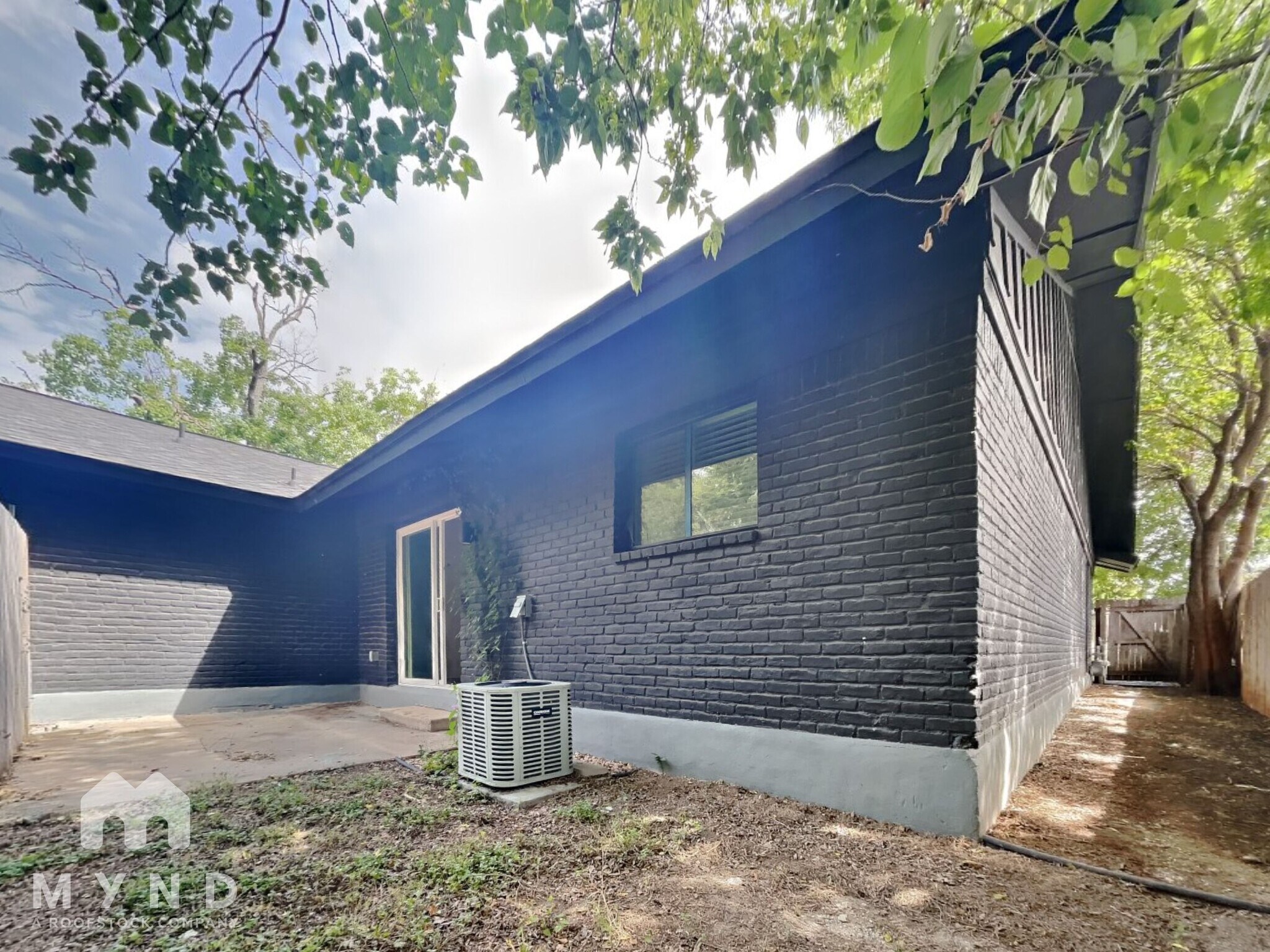 Building Photo - 1603 Rutland Dr