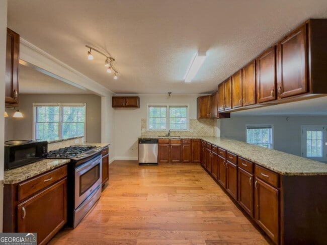 Building Photo - 518 Barbashela Cir
