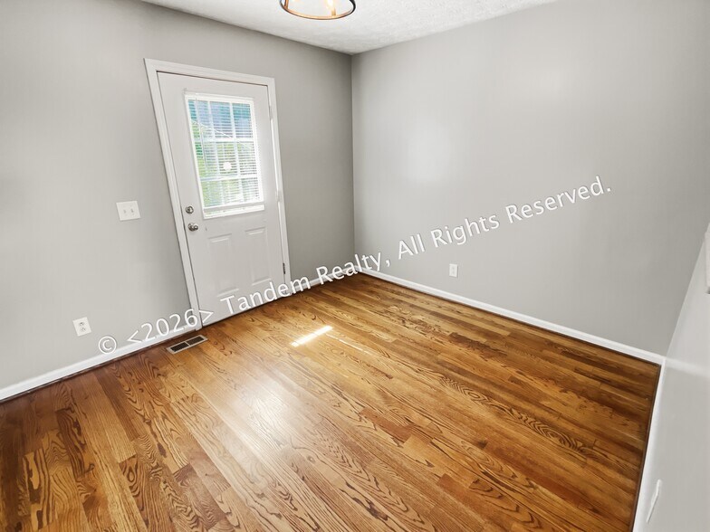 Building Photo - 1525 Luton St
